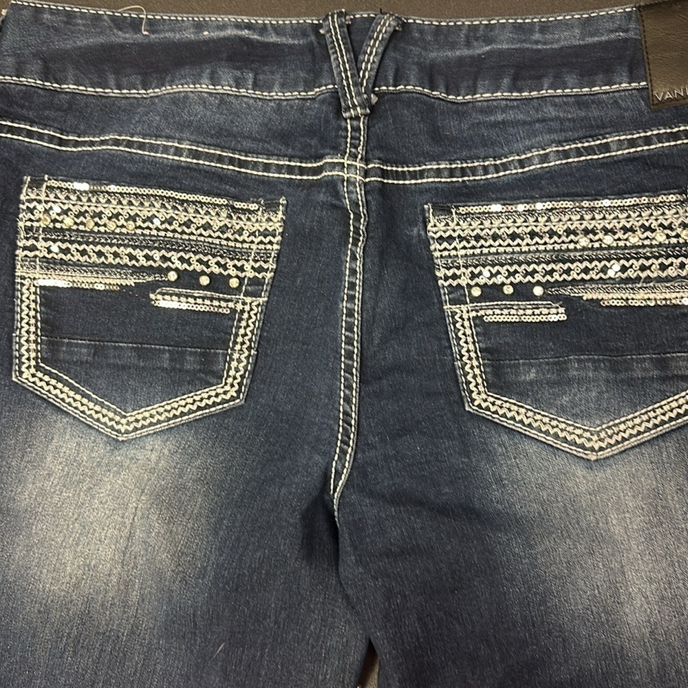 453. Vanity Women’s Modern Dark Blue Embroidered Capris size 30 - Picture 2 of 9